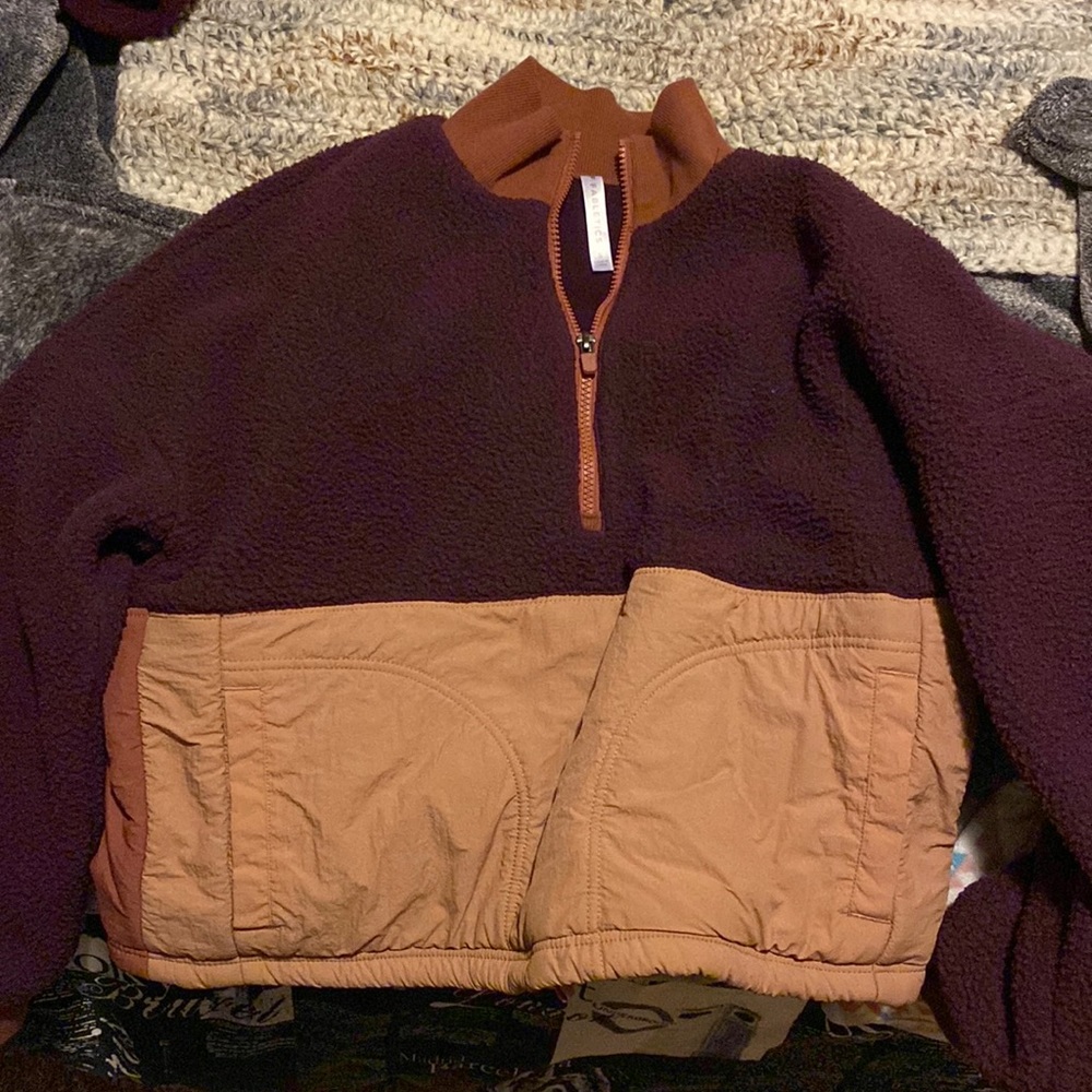 Fabletics Cropped pullover!